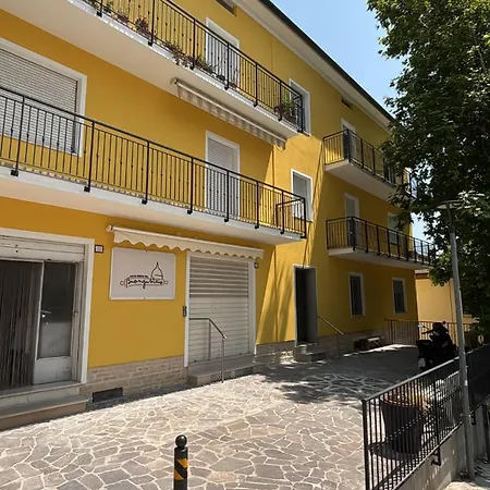 Eleganza Retro Con Vista Sulla Basilica ロレート